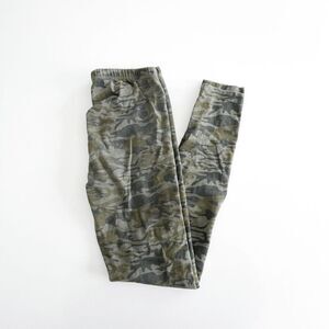 Roots Women's Camo Print Elastic Waist Mid-Rise Cropped Leggings Green Small